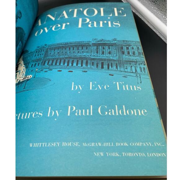 Anatole Over Paris. Vintage 1962 children's book. First Edition by Eve Titus - Picture 3 of 6